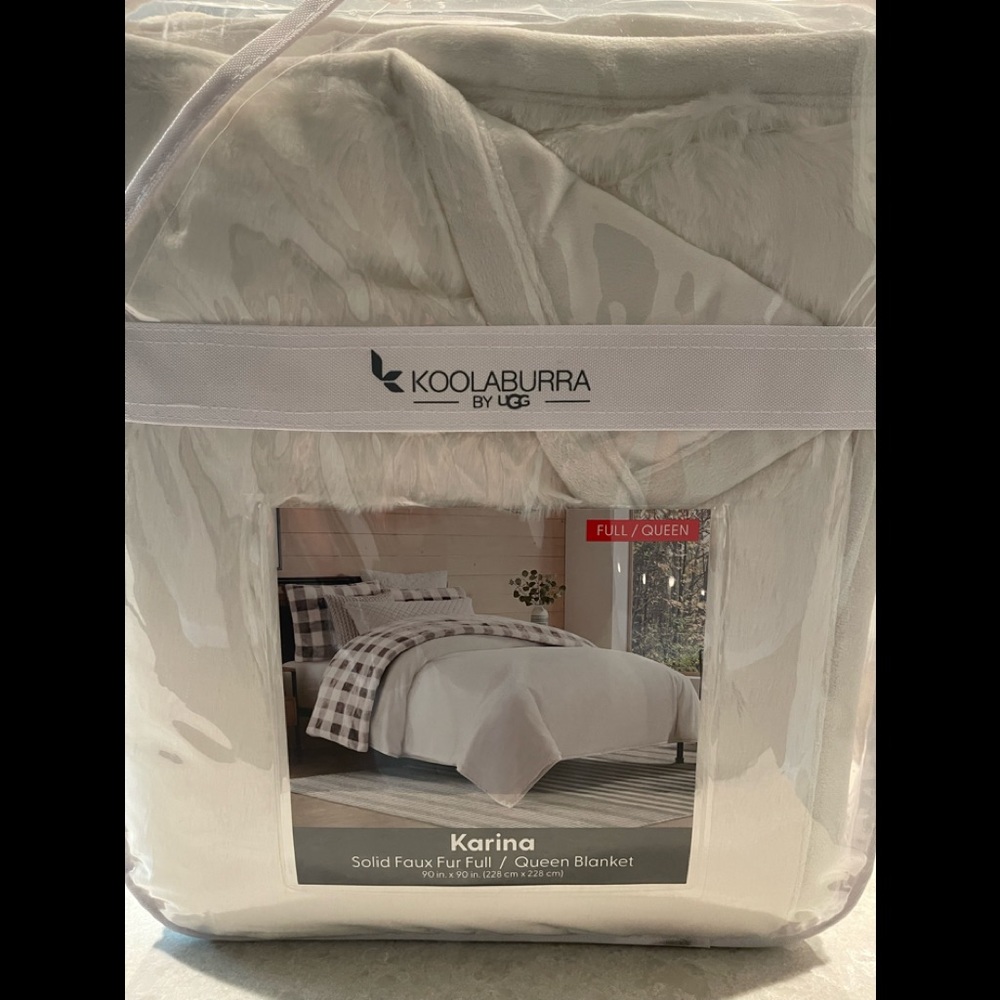 Koolaburra By Ugg Karina Solid Faux Far Full/Queen Blanket  90 In x 90 In.